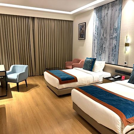 Ramada By Wyndham Jalandhar City Center Dış mekan fotoğraf