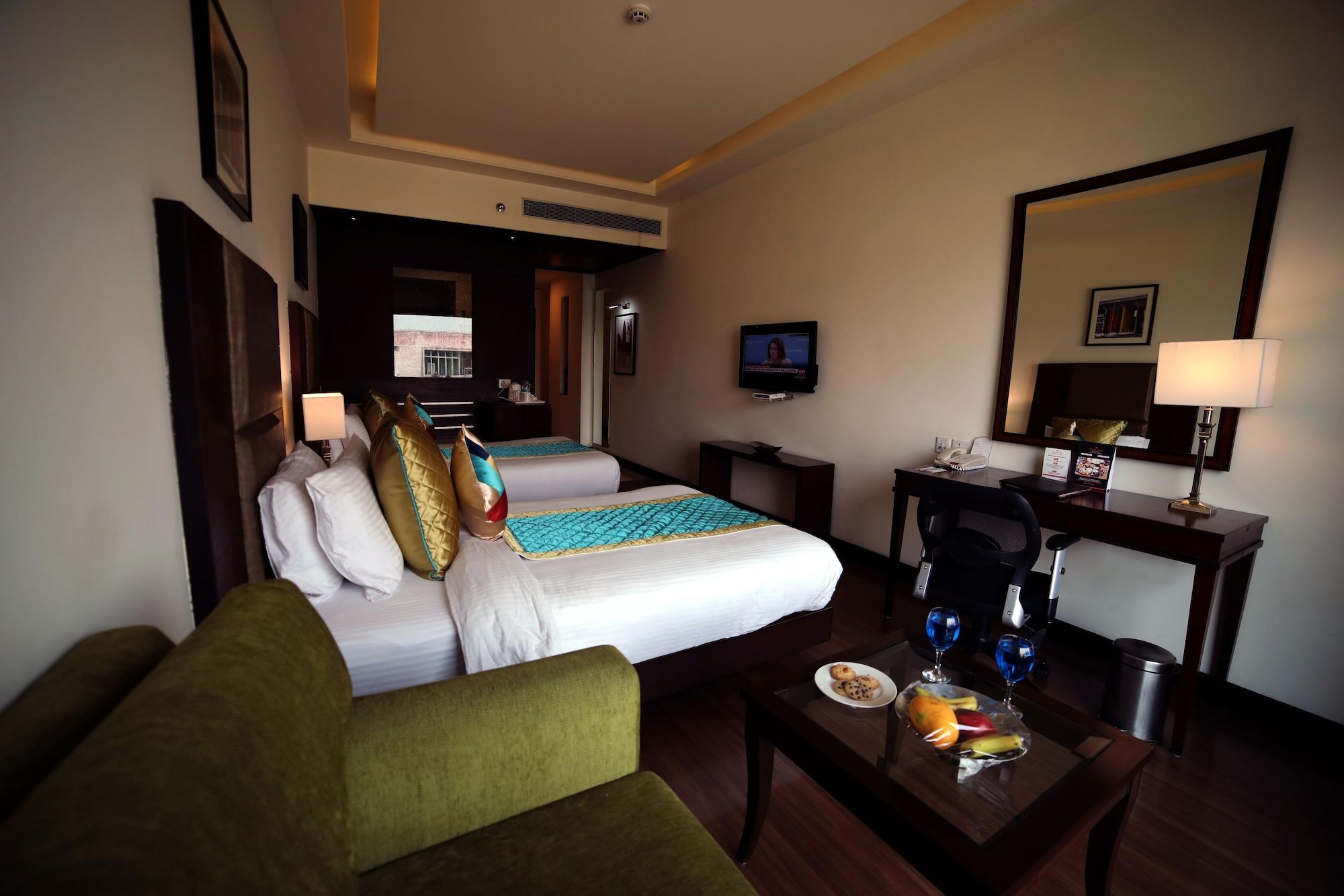 Ramada By Wyndham Jalandhar City Center Dış mekan fotoğraf