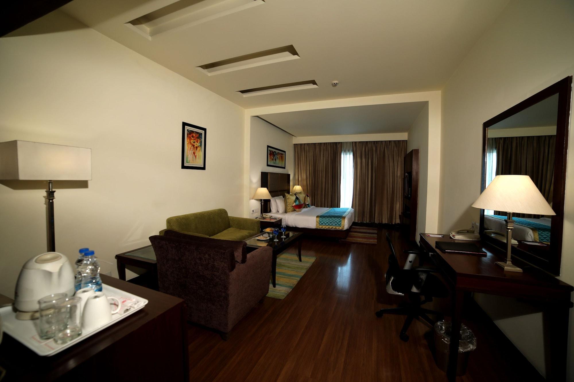 Ramada By Wyndham Jalandhar City Center Dış mekan fotoğraf