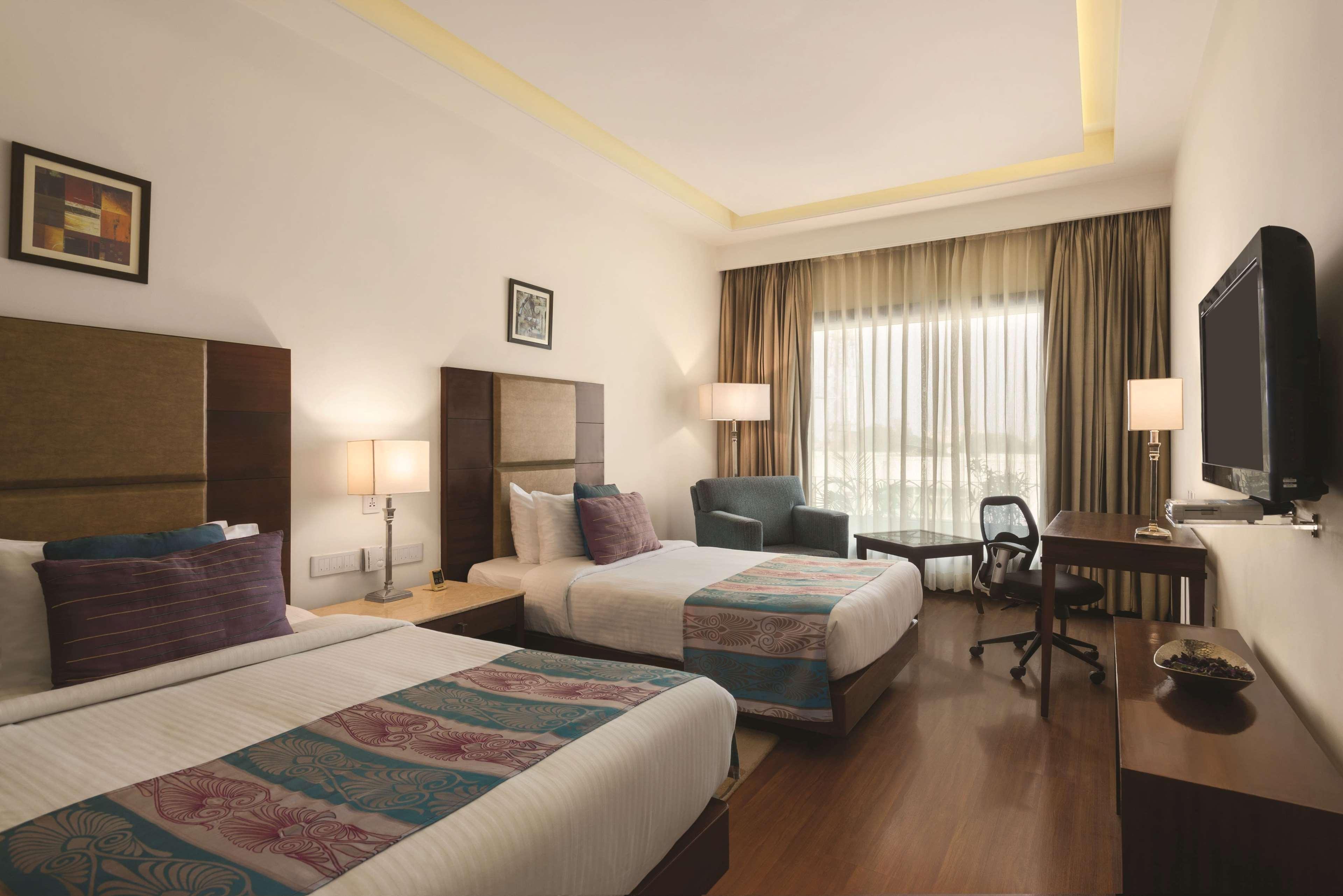 Ramada By Wyndham Jalandhar City Center Dış mekan fotoğraf