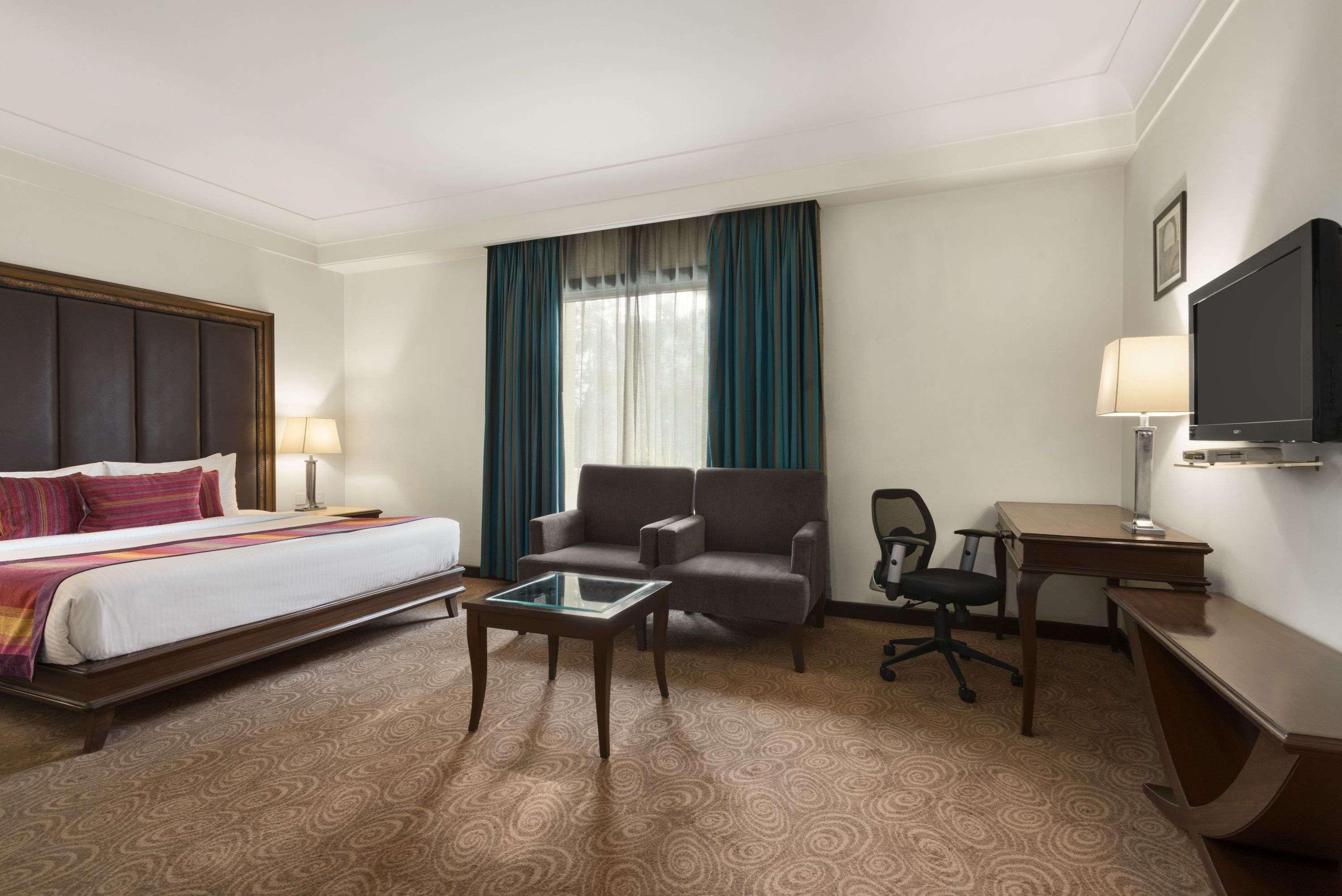 Ramada By Wyndham Jalandhar City Center Dış mekan fotoğraf