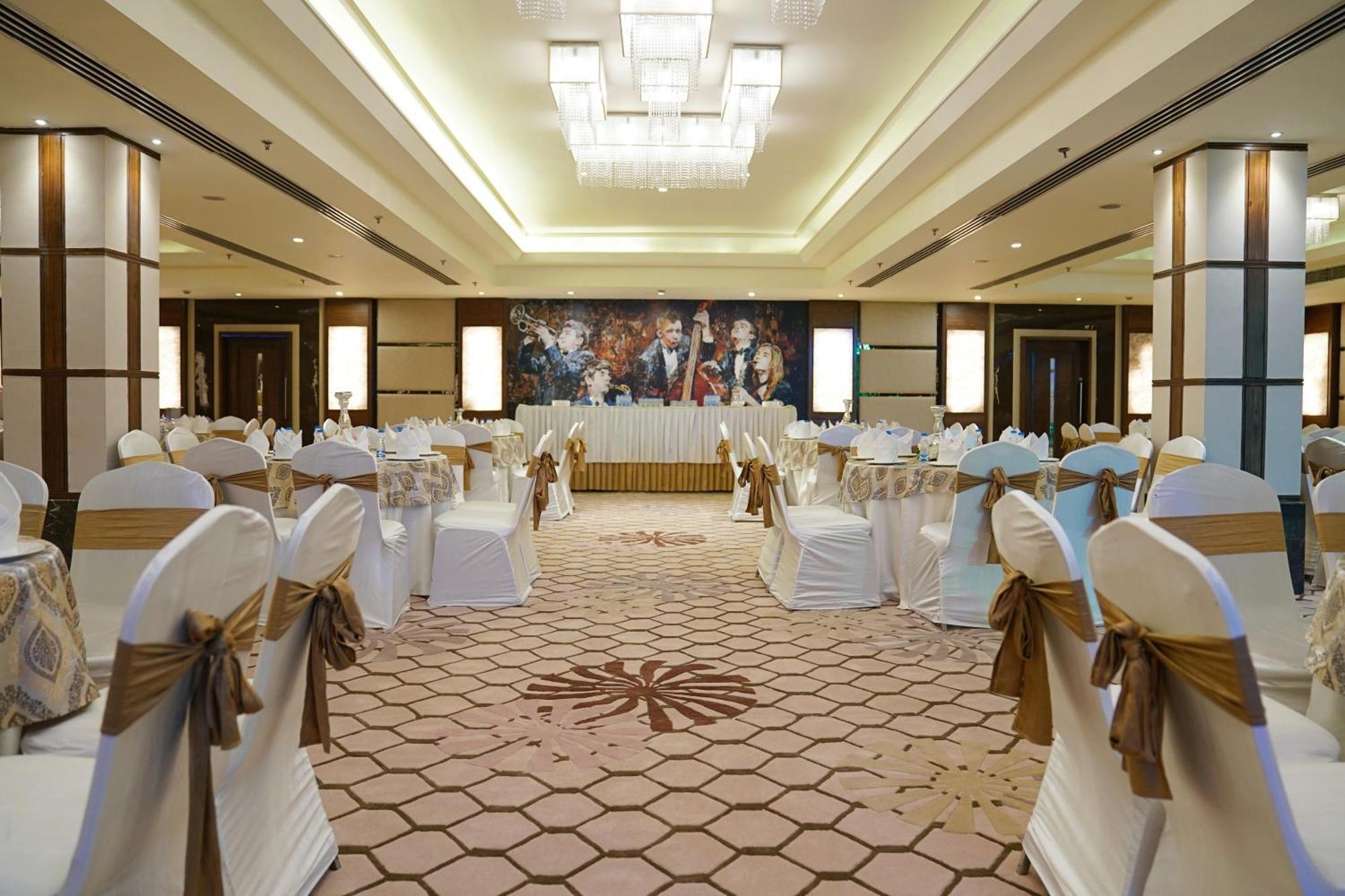 Ramada By Wyndham Jalandhar City Center Dış mekan fotoğraf