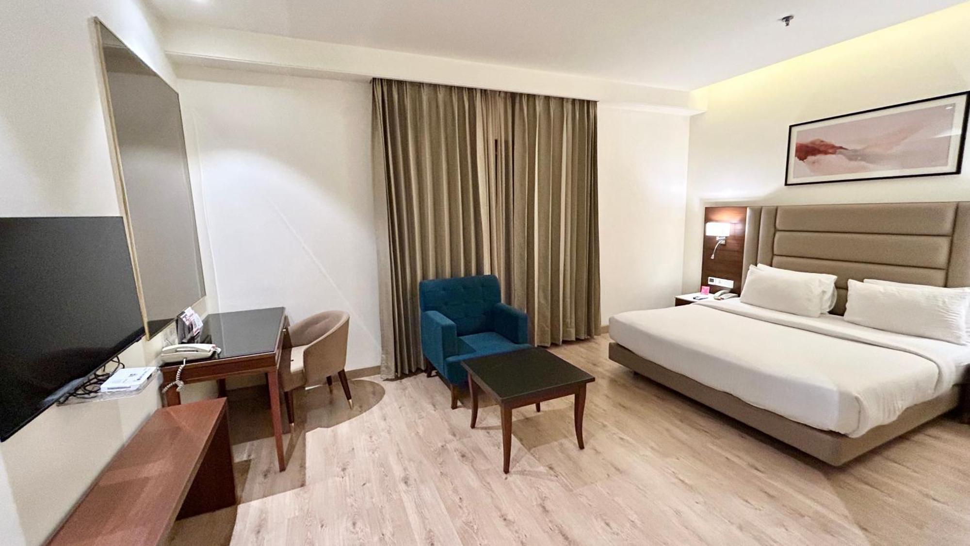 Ramada By Wyndham Jalandhar City Center Dış mekan fotoğraf