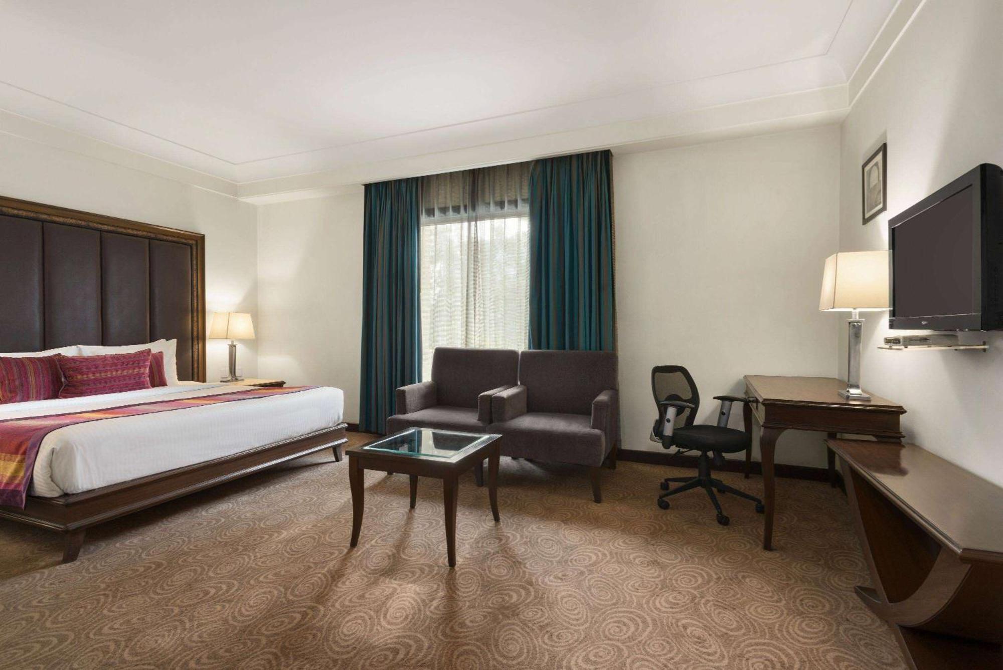 Ramada By Wyndham Jalandhar City Center Dış mekan fotoğraf