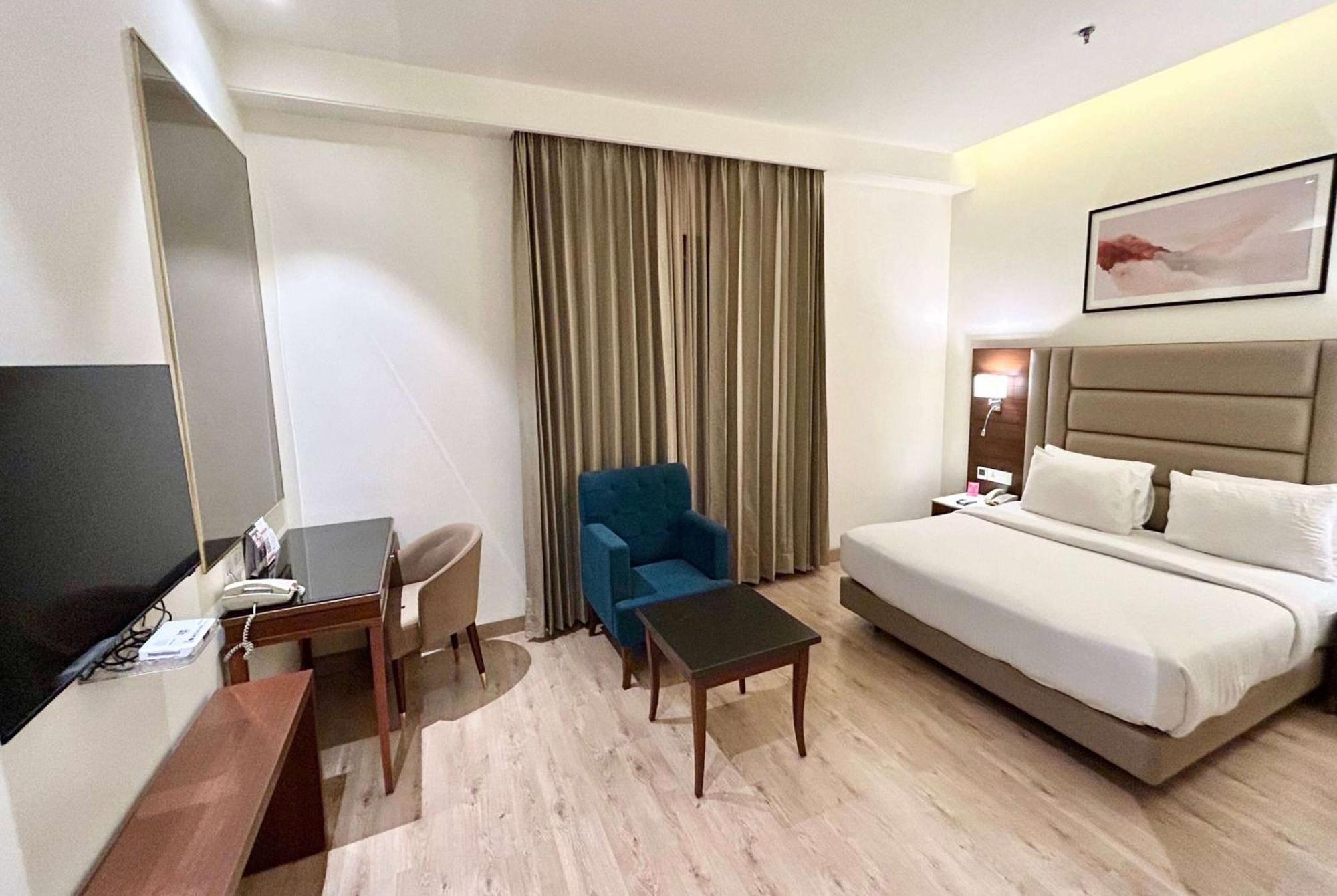 Ramada By Wyndham Jalandhar City Center Dış mekan fotoğraf